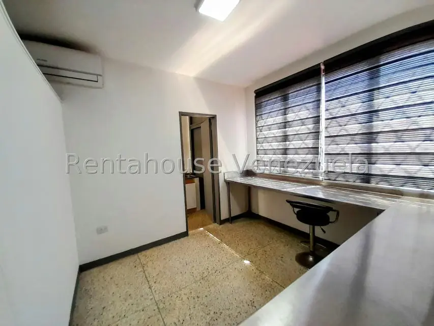 Consultorio Medico en Alquiler en Centro, Lara - 11