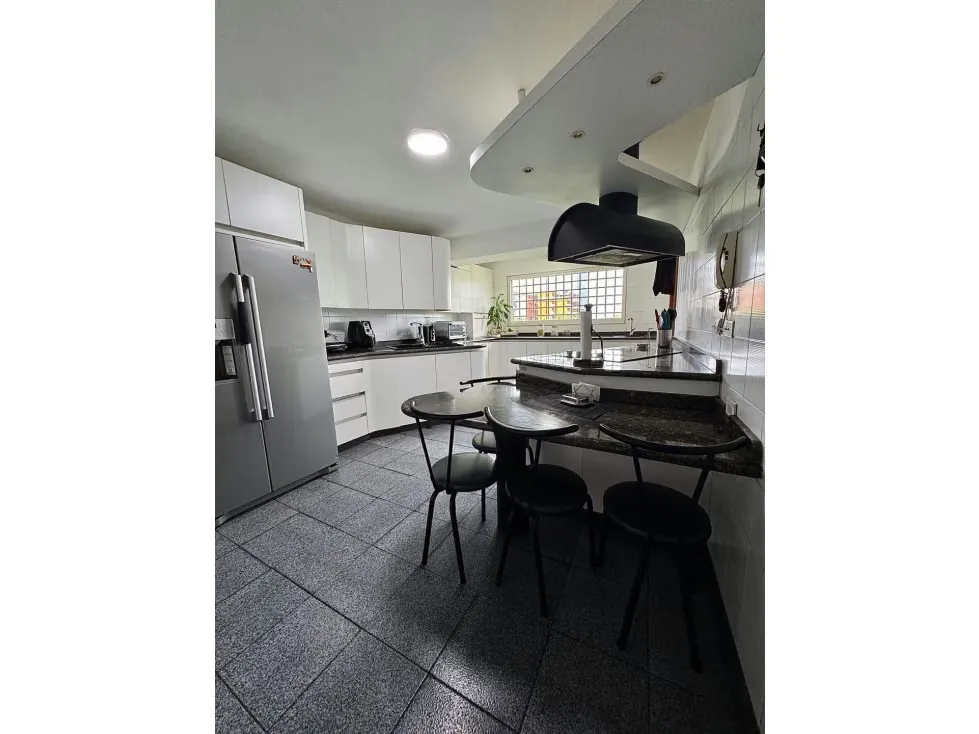 Vendo apartamento 174m2 Urb. Miranda 4332 - 4