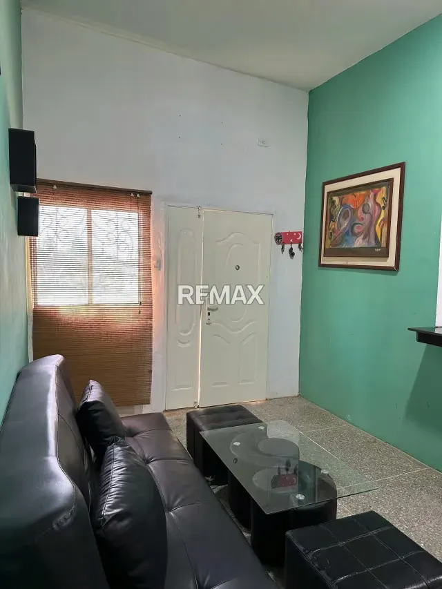 Apartamento Tipo Estudio Sector 18 de octubre - 10