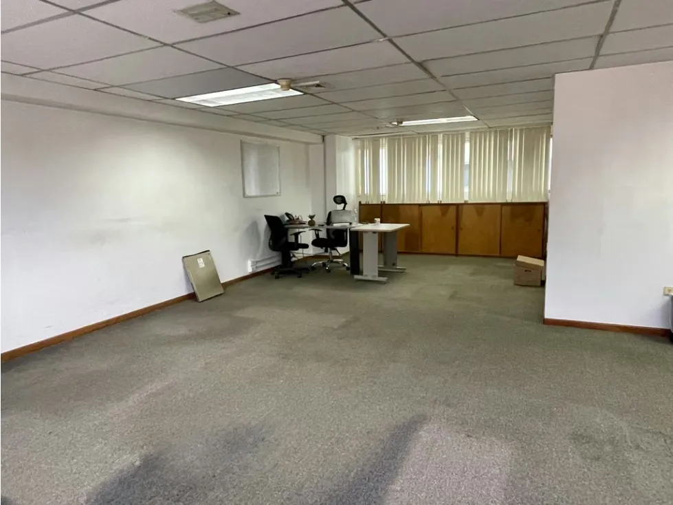 Vendo/aquilo oficina 157m2 Los Dos Caminos 9930 - 12