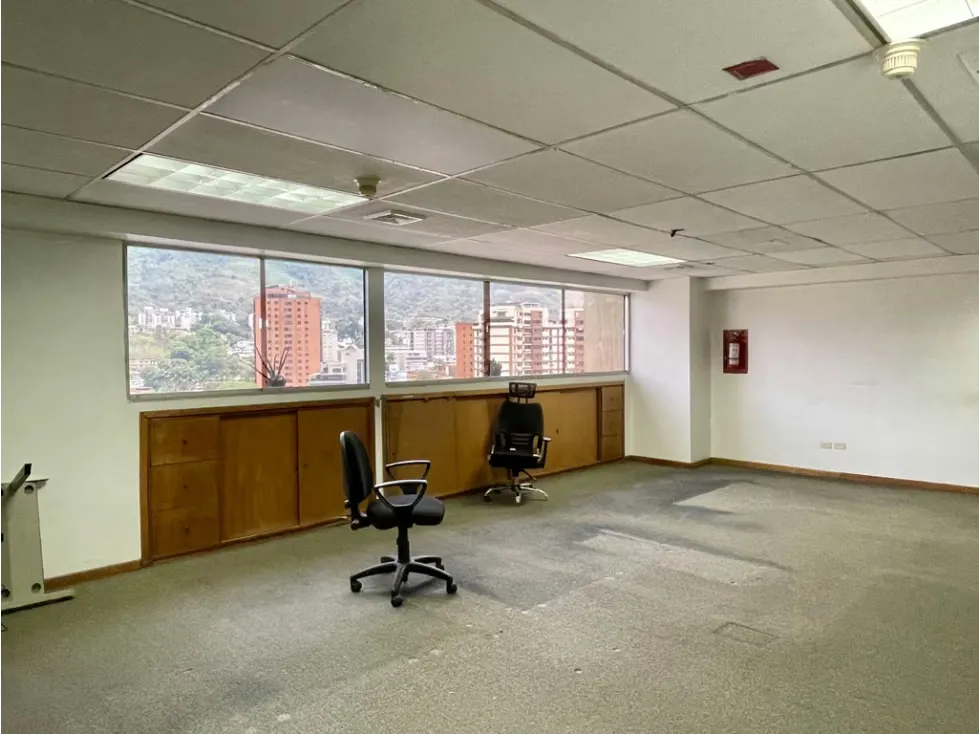 Vendo/aquilo oficina 157m2 Los Dos Caminos 9930 - 7