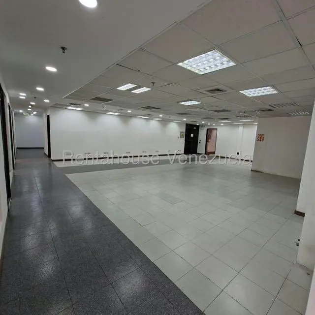 Oficina en Alquiler en Campo Alegre, Distrito Metropolitano - 14