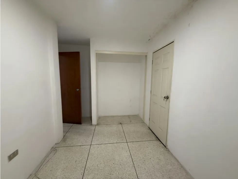 Alquilo Casa uso Comercial en Baruta - 11