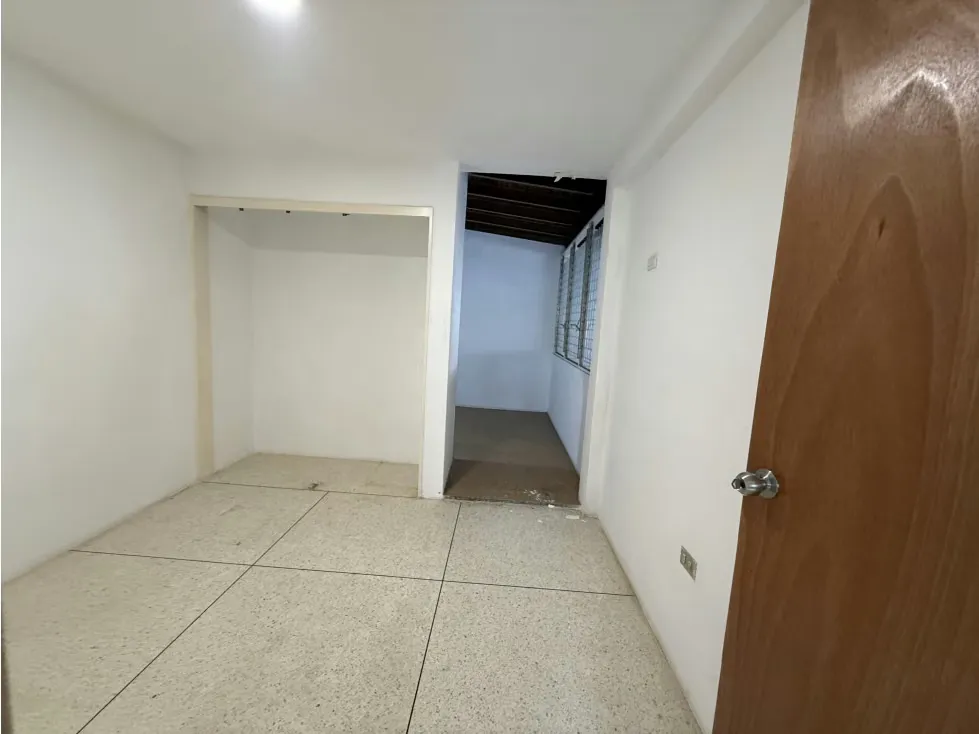 Alquilo Casa uso Comercial en Baruta - 13