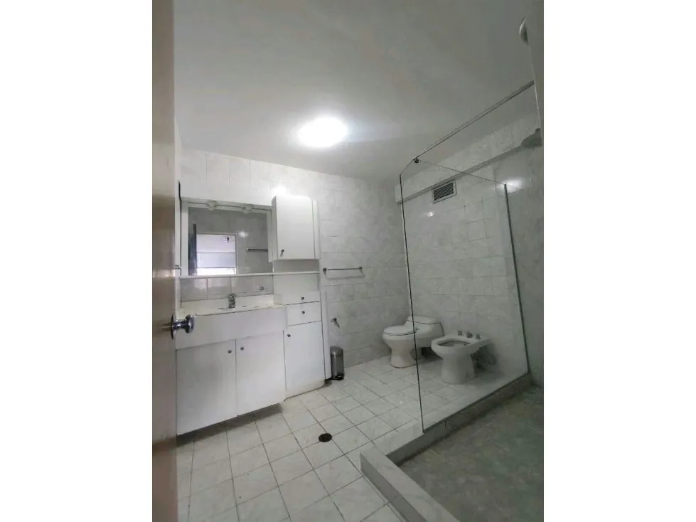 Los Palos Grandes Alquilo Excelente apto equipado de 120m2 2970 - 17