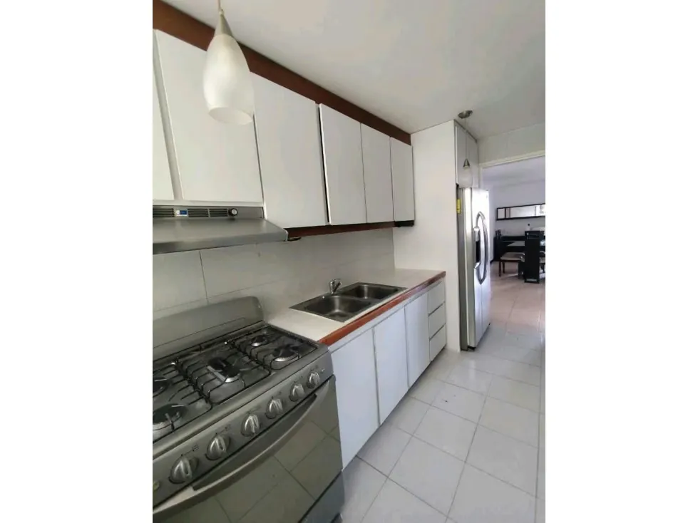 Los Palos Grandes Alquilo Excelente apto equipado de 120m2 2970 - 23