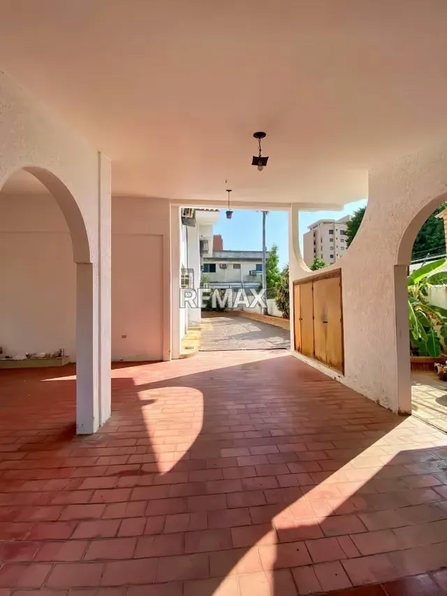 VENDO CASA QUINTA URBANIZACION ZAPARA II - 6