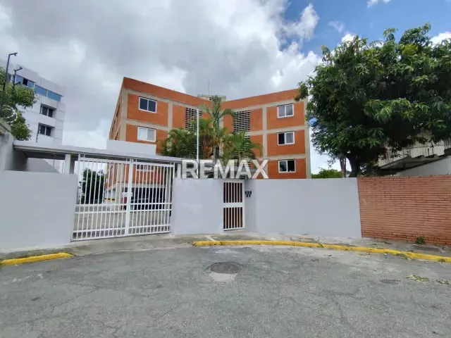 VENTA DE EDIFICIO RESIDENCIAL EN COLINAS DE BELLO MONTE