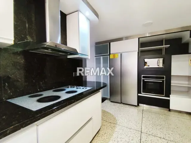 VENTA DE EDIFICIO RESIDENCIAL EN COLINAS DE BELLO MONTE - 12
