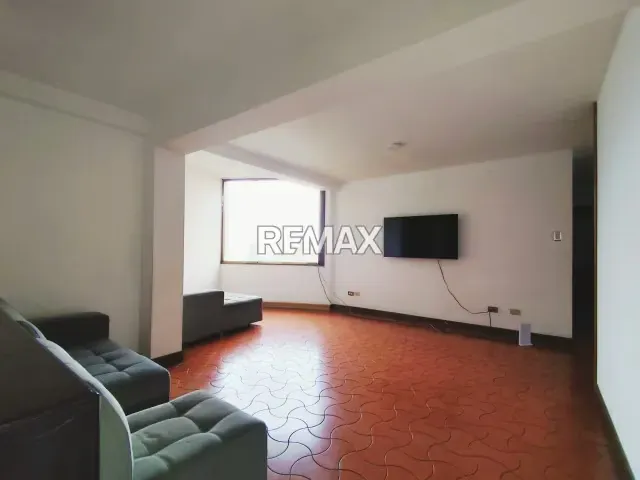 VENTA DE EDIFICIO RESIDENCIAL EN COLINAS DE BELLO MONTE - 7