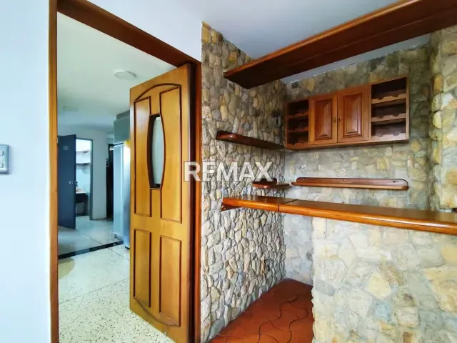 VENTA DE EDIFICIO RESIDENCIAL EN COLINAS DE BELLO MONTE - 10