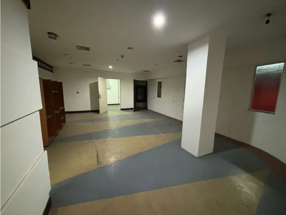 Se vende local 3.838m2 Parque Humboldt 8049 - 7