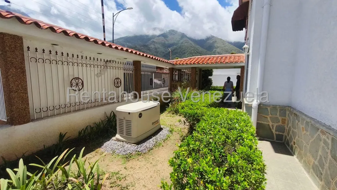 Casa (Duplex) en Venta en El Marques, Distrito Metropolitano - 3