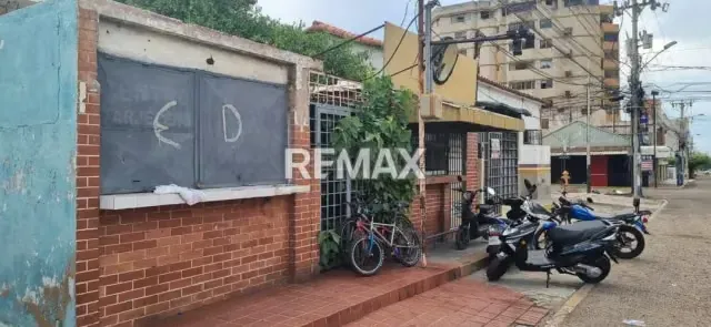 Casa comercial en el Sector Tierra Negra, zona este.