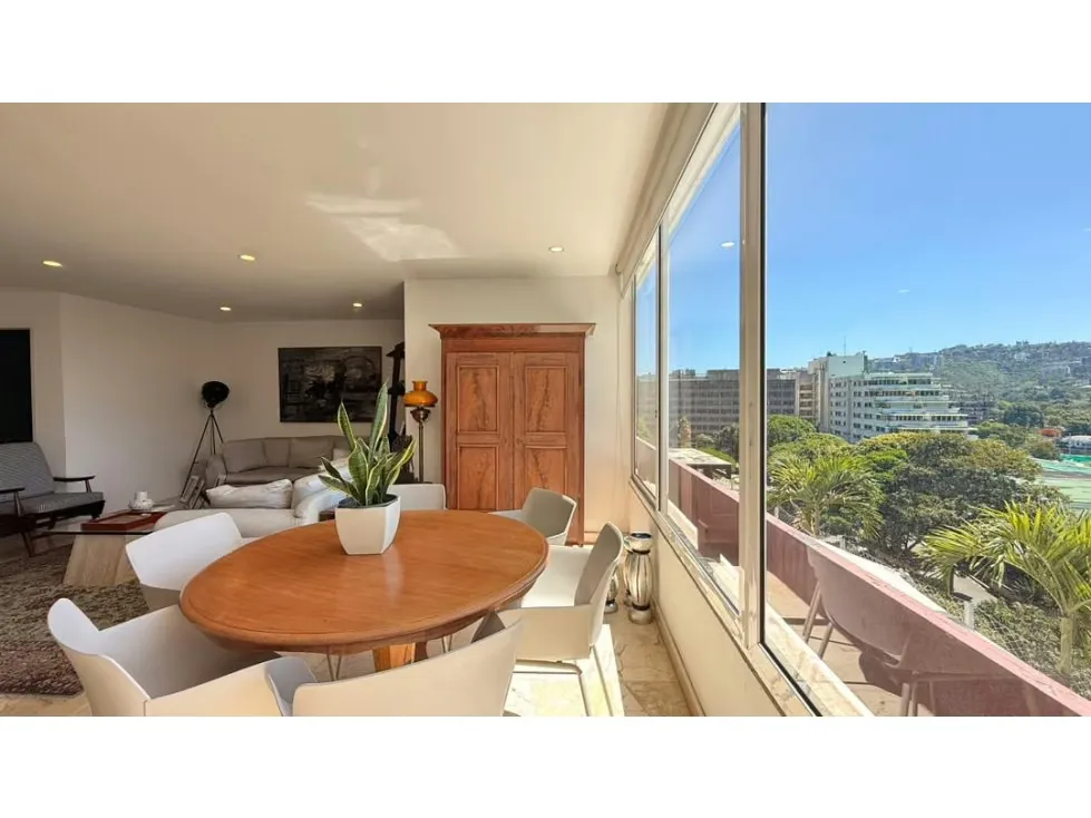 Se vende Apto 214m²+70m² de terraza 3h+s/4b+s/2p Lomas de Las Mercedes - 2