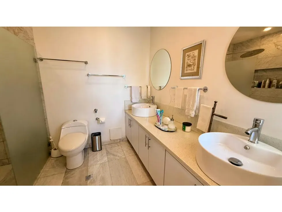 Se vende Apto 214m²+70m² de terraza 3h+s/4b+s/2p Lomas de Las Mercedes - 18