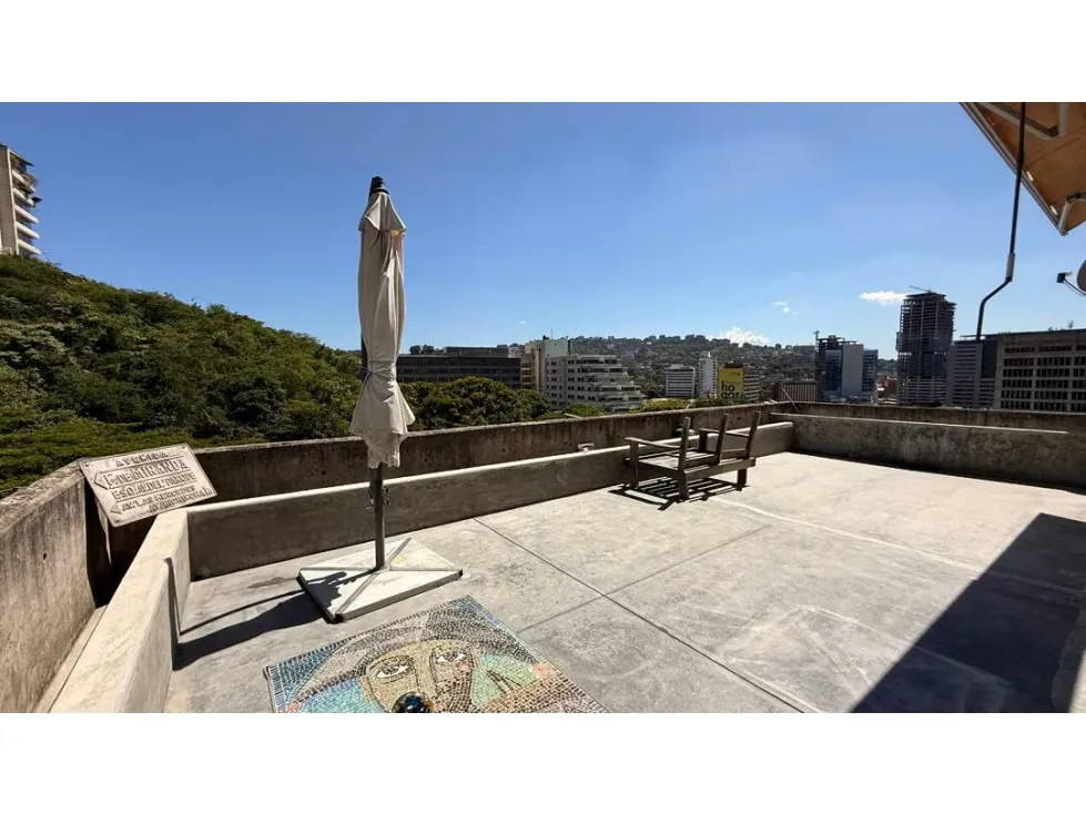 Se vende Apto 214m²+70m² de terraza 3h+s/4b+s/2p Lomas de Las Mercedes - 20