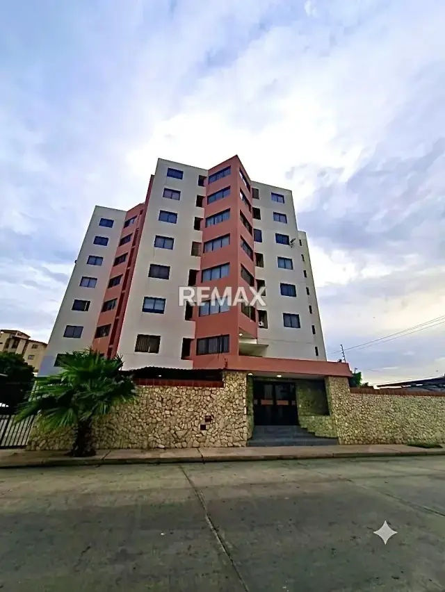 SE OFRECE EN VENTA AMPLIO APARTAMENTO TOTALMENTE AMOBLADO EN PORTO SANTO LECHERÍA ANZOÁTEGUI VENEZUELA CERCA DE LA PLAYA