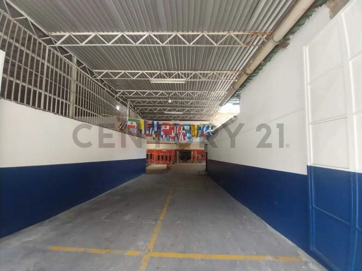 Venta de Terreno Industrial en la Trinidad, Baruta - 2