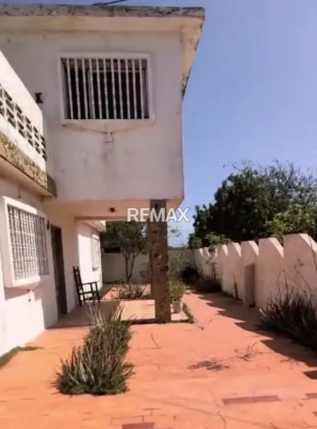 En venta Galpón en Adicora - 3