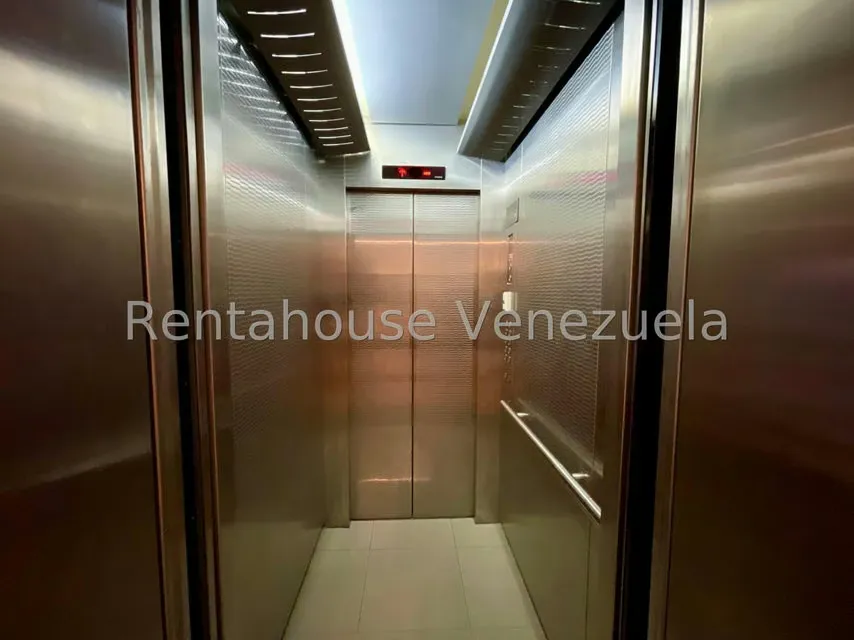 Apartamento (1 Nivel) en Venta en Solar del Hatillo, Distrito Metropolitano - 20