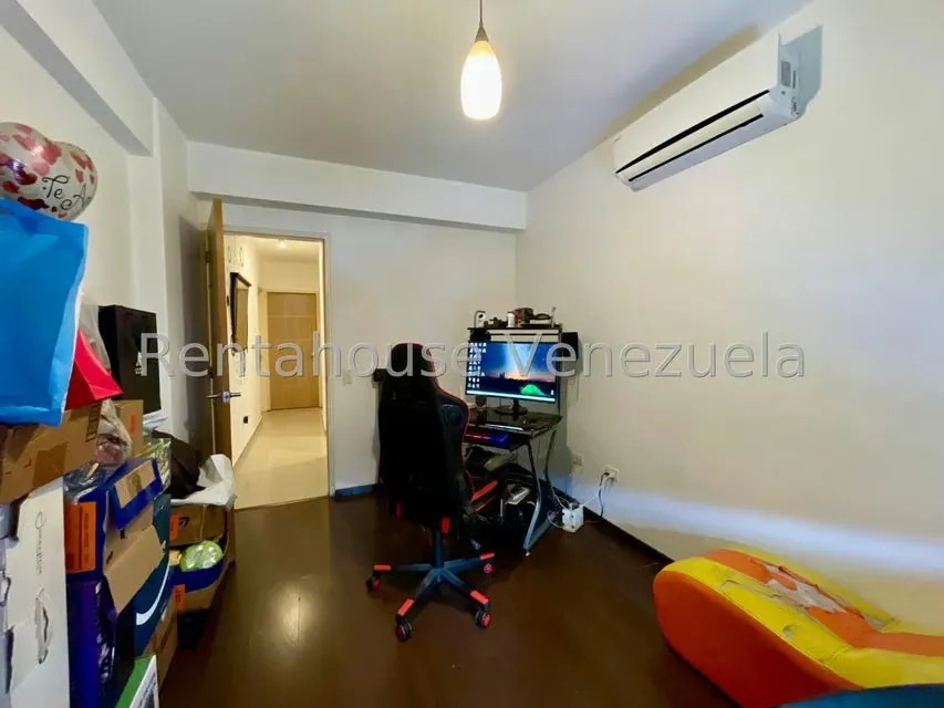 Apartamento (1 Nivel) en Venta en Solar del Hatillo, Distrito Metropolitano - 36
