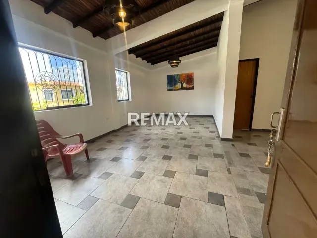 Casa espaciosa en Venta, Urb Riachuelo - 2