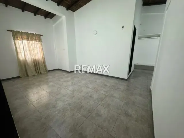 Casa espaciosa en Venta, Urb Riachuelo - 5