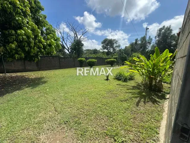 Casa espaciosa en Venta, Urb Riachuelo - 8