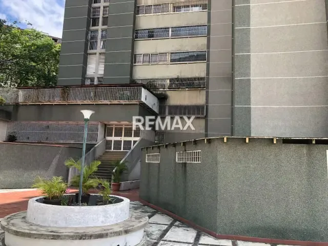 Se vende Apartamento en La Urbina: Impecable Estado, Inspección Oficial de Habitabilidad y Firma Inmediata