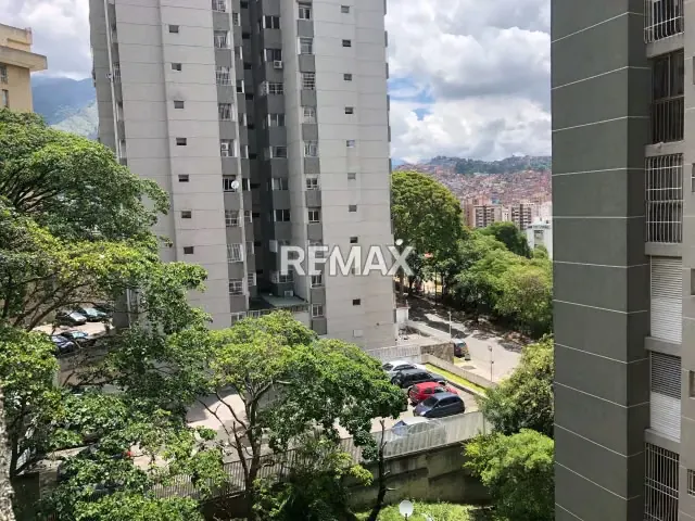 Se vende Apartamento en La Urbina: Impecable Estado, Inspección Oficial de Habitabilidad y Firma Inmediata - 16