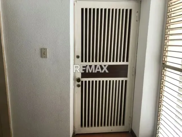 Se vende Apartamento en La Urbina: Impecable Estado, Inspección Oficial de Habitabilidad y Firma Inmediata - 17