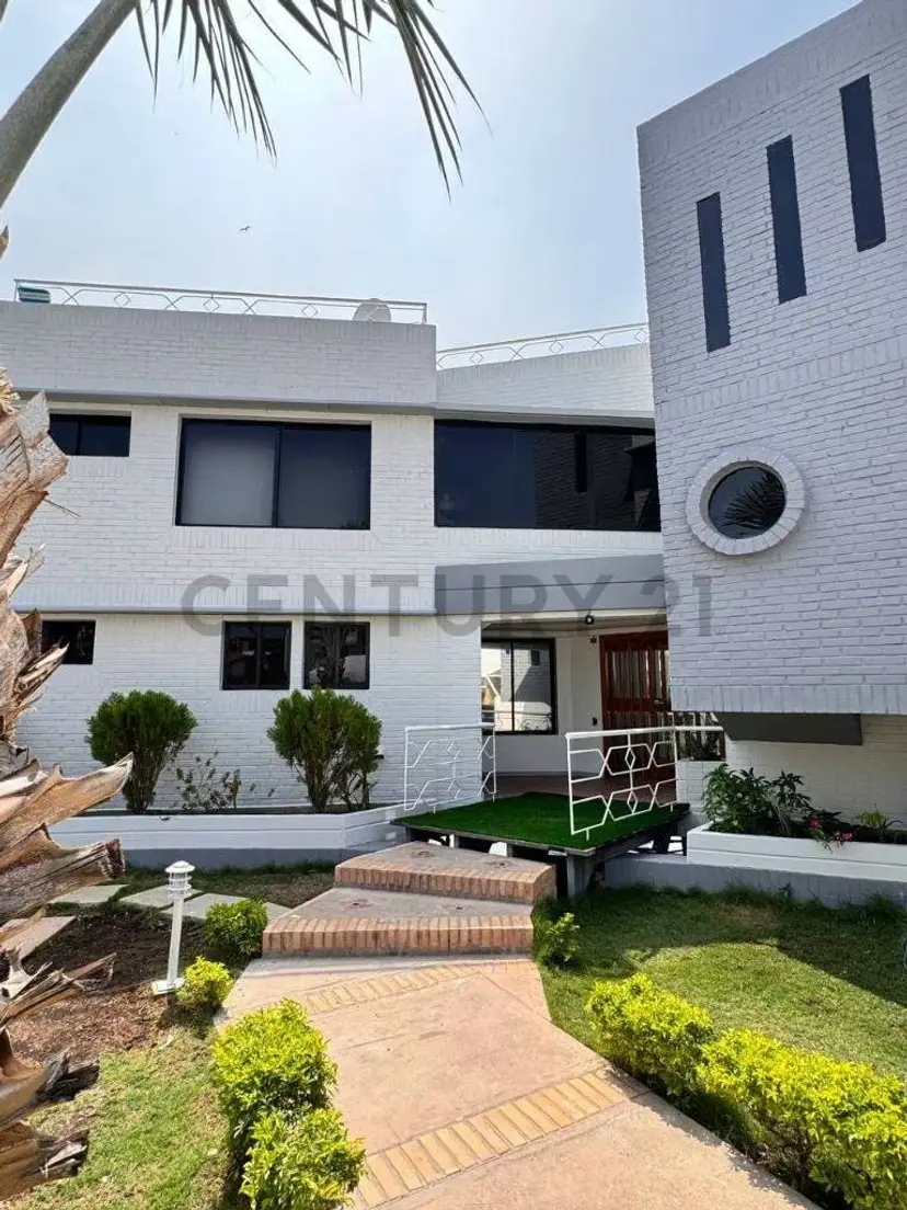 En venta amplia casas bote b