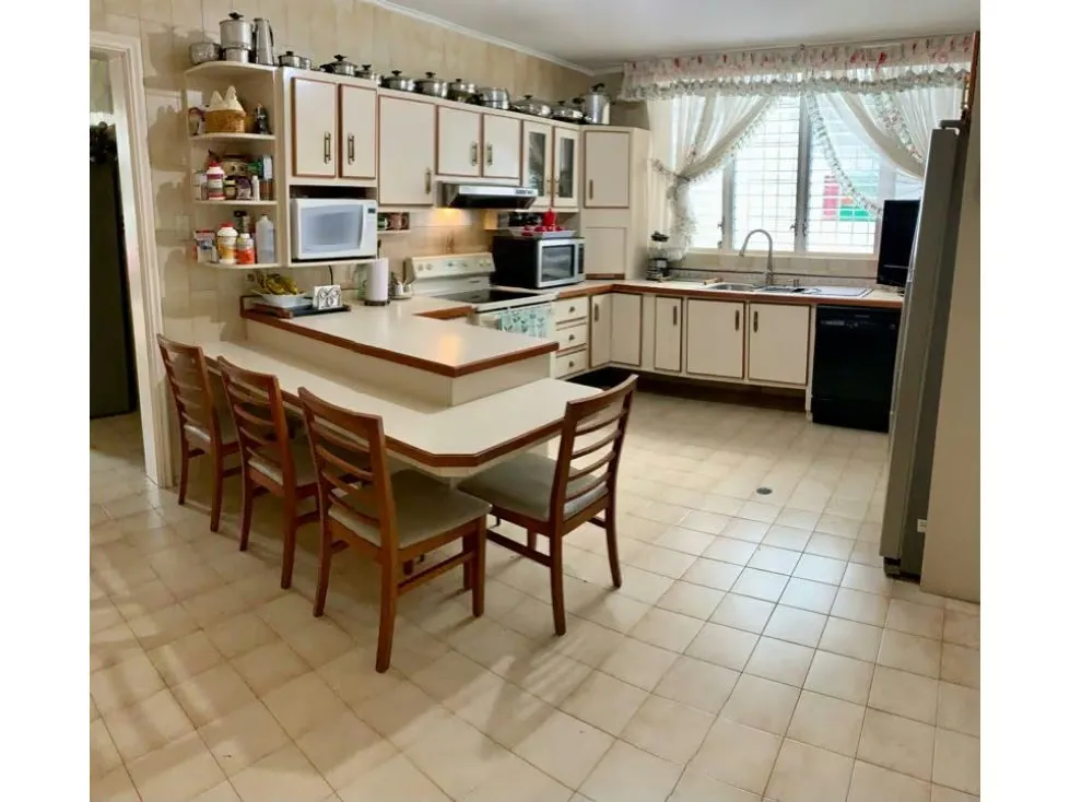 Vendo casa 600m2 Lomas de La Lagunita 0788 - 11