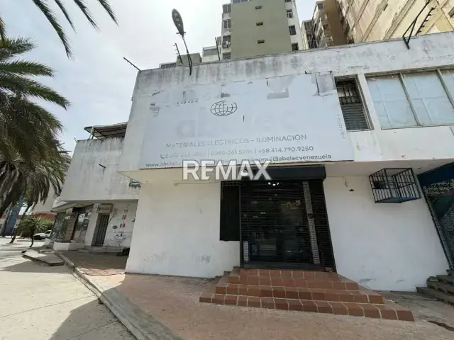 LOCAL COMERCIAL EN VENTA EN AVENIDA 4 DE MAYO