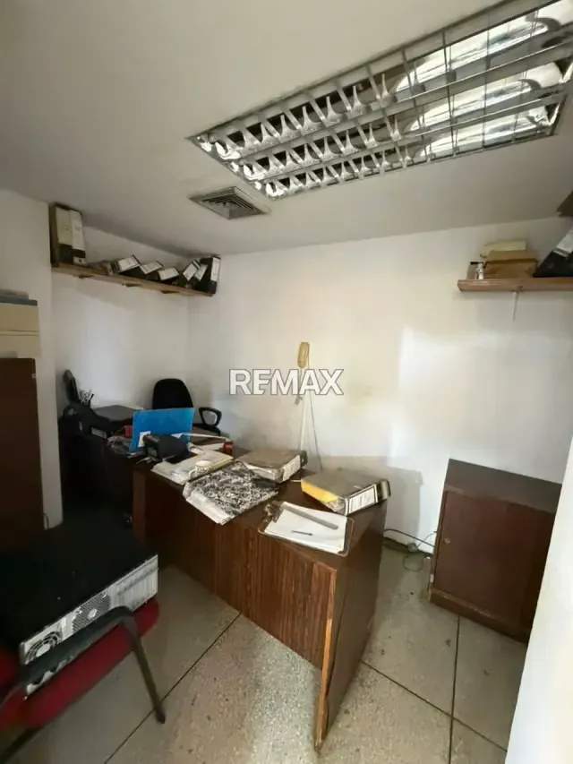 LOCAL COMERCIAL EN VENTA EN AVENIDA 4 DE MAYO - 12