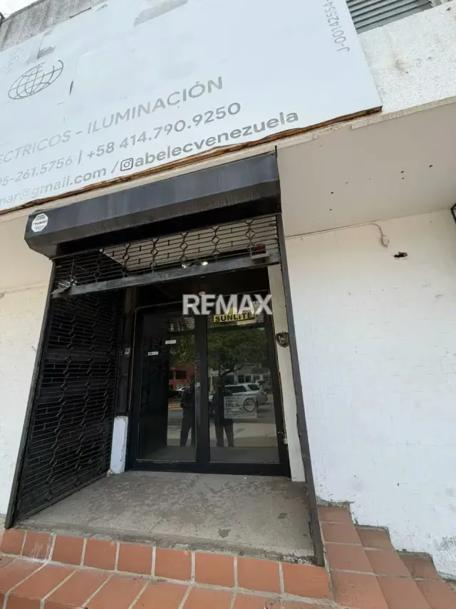 LOCAL COMERCIAL EN VENTA EN AVENIDA 4 DE MAYO - 3