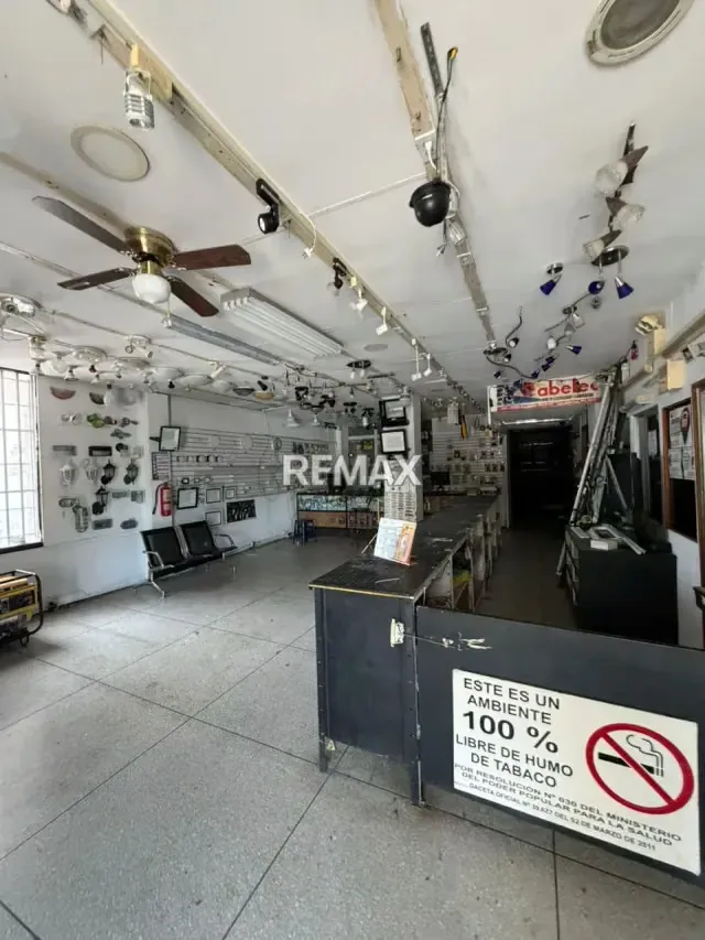 LOCAL COMERCIAL EN VENTA EN AVENIDA 4 DE MAYO - 8