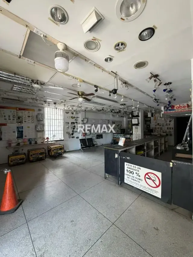 LOCAL COMERCIAL EN VENTA EN AVENIDA 4 DE MAYO - 9