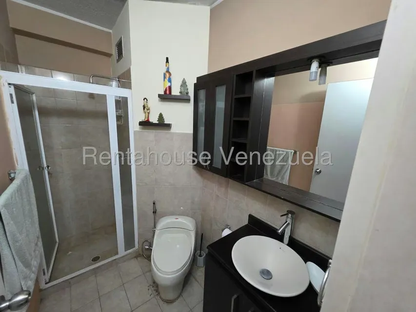 Apartamento (1 Nivel) en Alquiler en Calle Arismendi, Anzoategui - 14