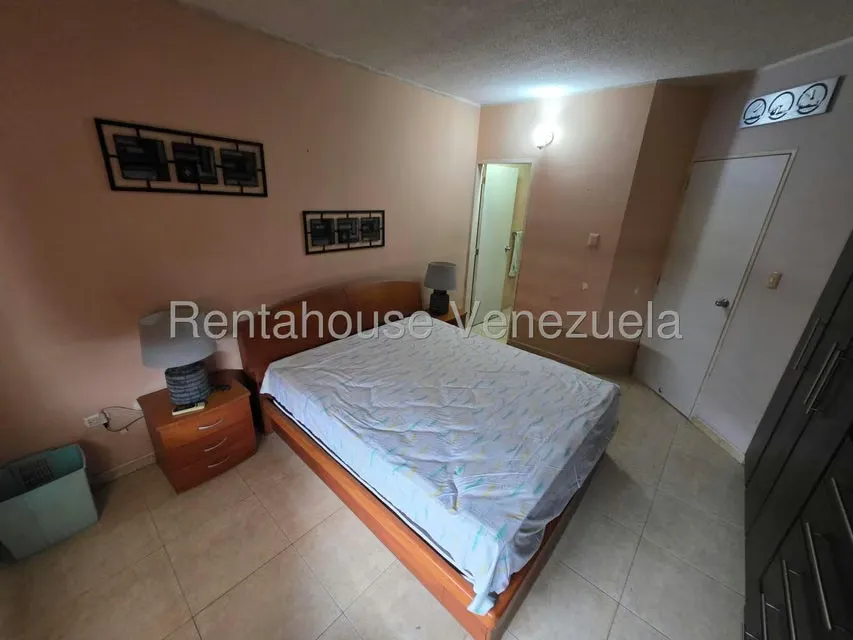 Apartamento (1 Nivel) en Alquiler en Calle Arismendi, Anzoategui - 18