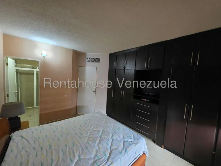 Apartamento (1 Nivel) en Alquiler en Calle Arismendi, Anzoategui - 20