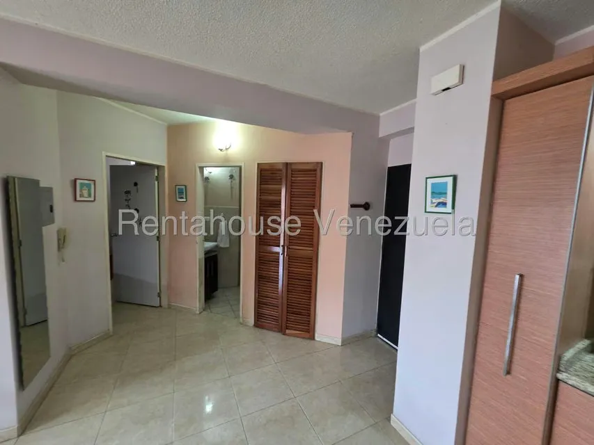 Apartamento (1 Nivel) en Alquiler en Calle Arismendi, Anzoategui - 32