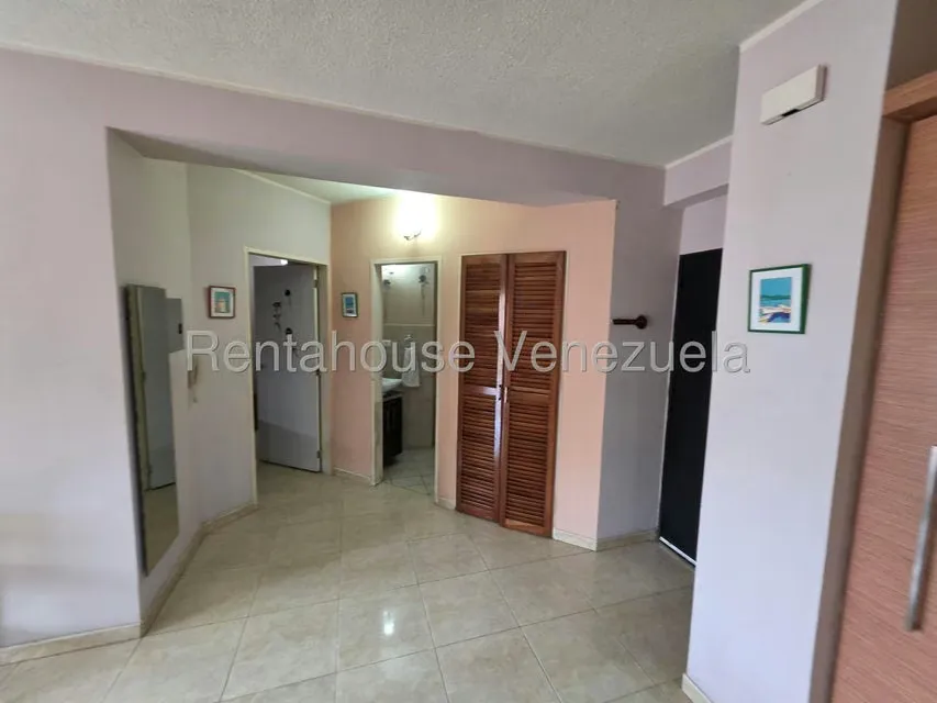 Apartamento (1 Nivel) en Alquiler en Calle Arismendi, Anzoategui - 33