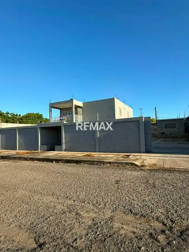 Venta de dos Casas Independientes en Monte Bello