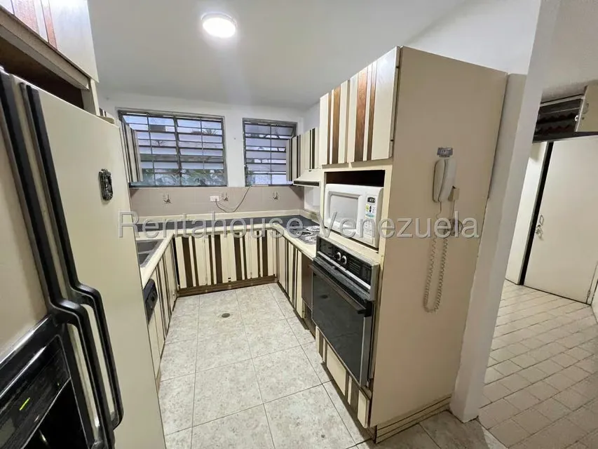 Casa (1 Nivel) en Alquiler en La Trinidad, Distrito Metropolitano - 11