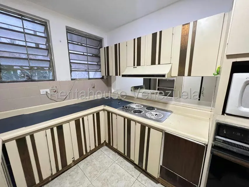 Casa (1 Nivel) en Alquiler en La Trinidad, Distrito Metropolitano - 12