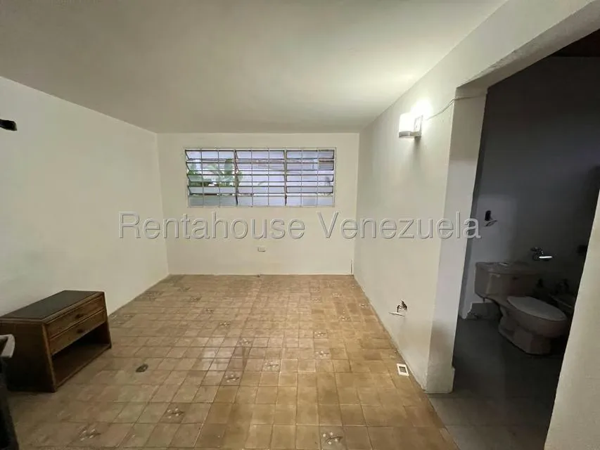 Casa (1 Nivel) en Alquiler en La Trinidad, Distrito Metropolitano - 16