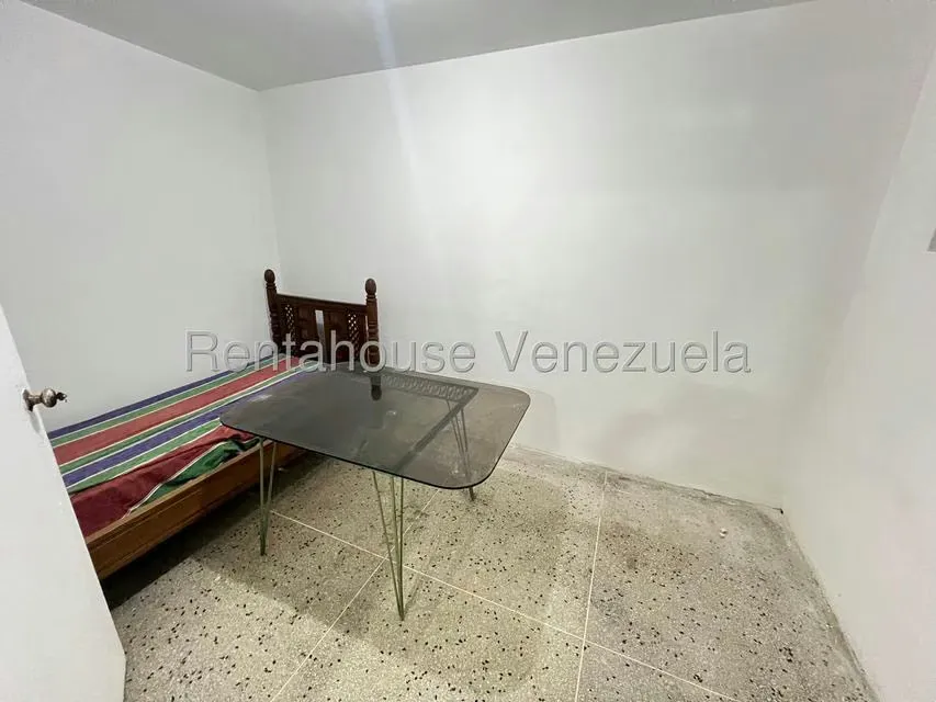 Casa (1 Nivel) en Alquiler en La Trinidad, Distrito Metropolitano - 20