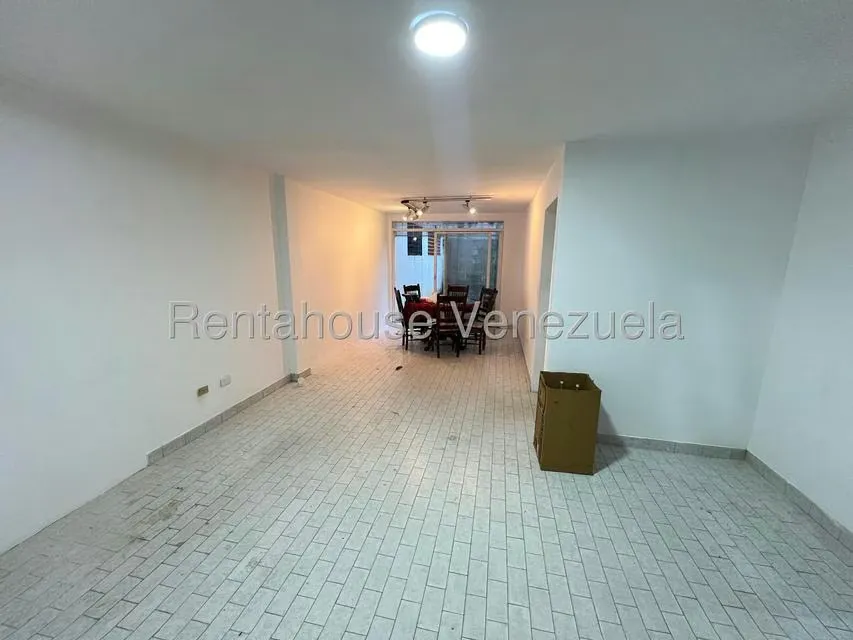 Casa (1 Nivel) en Alquiler en La Trinidad, Distrito Metropolitano - 3